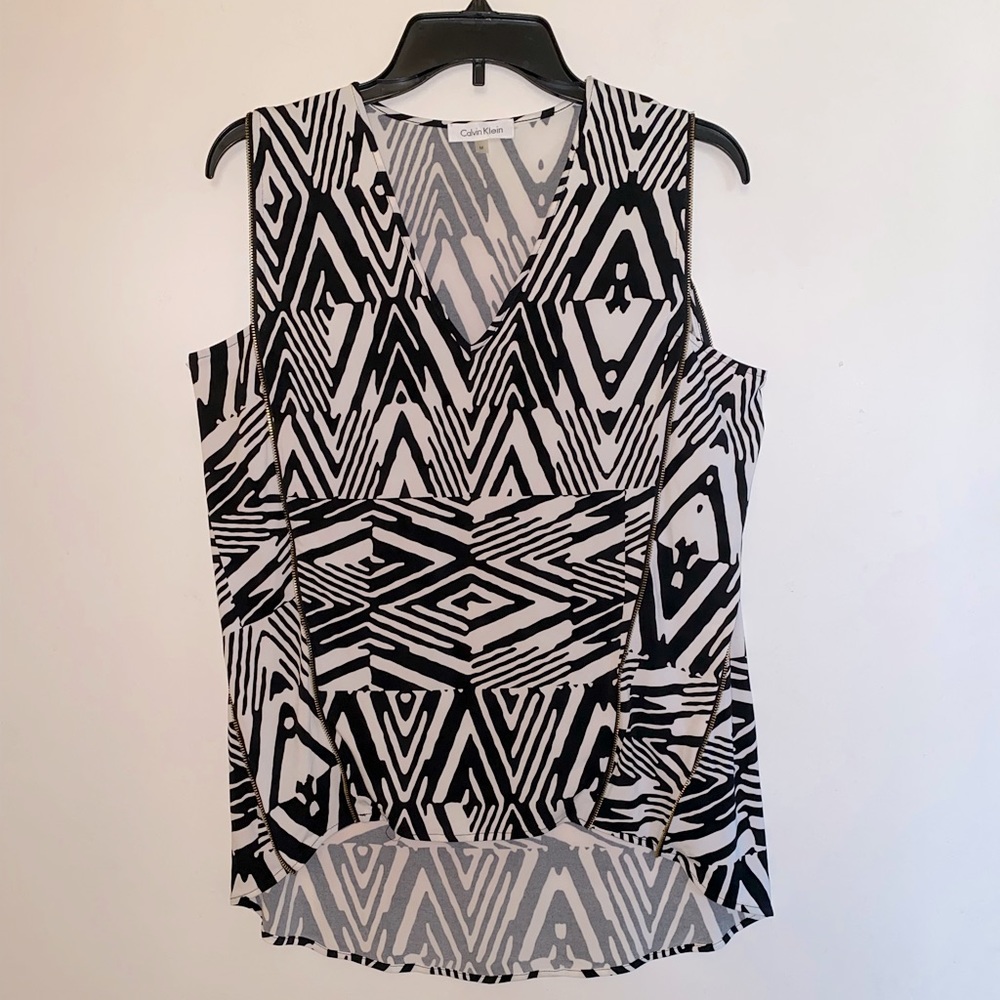 Calvin Klein - Black and White with Gold Zipper Detailing V-Neck Size: Medium